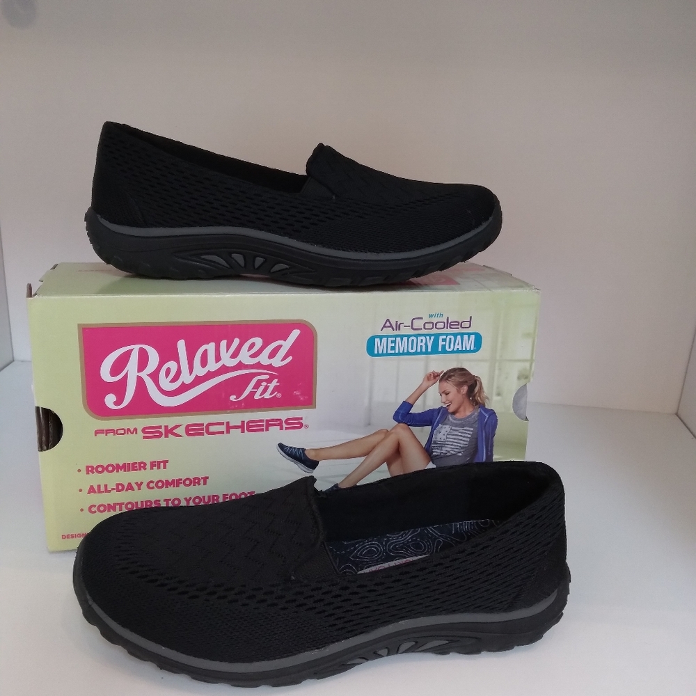 SKECHERS NWT